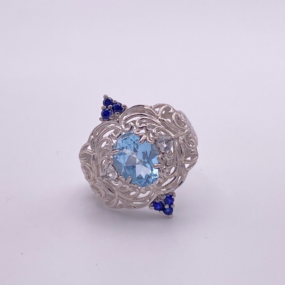 Elegant Silver and Blue Gemstone Ring